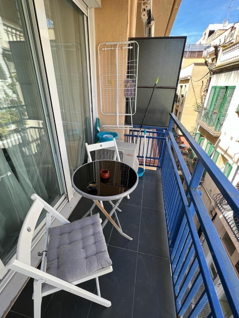 Sunny Flat In Sitges 30 Seconds To Beach, Balcony & Sea Views! Eksteriør billede