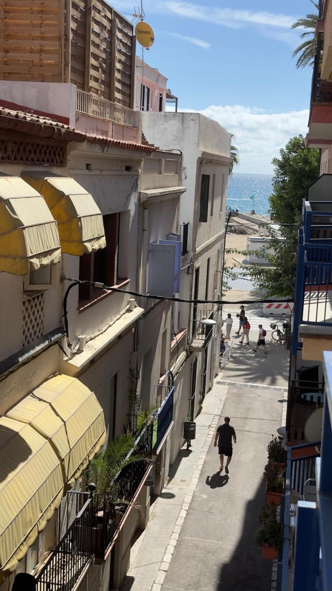 Sunny Flat In Sitges 30 Seconds To Beach, Balcony & Sea Views! Eksteriør billede